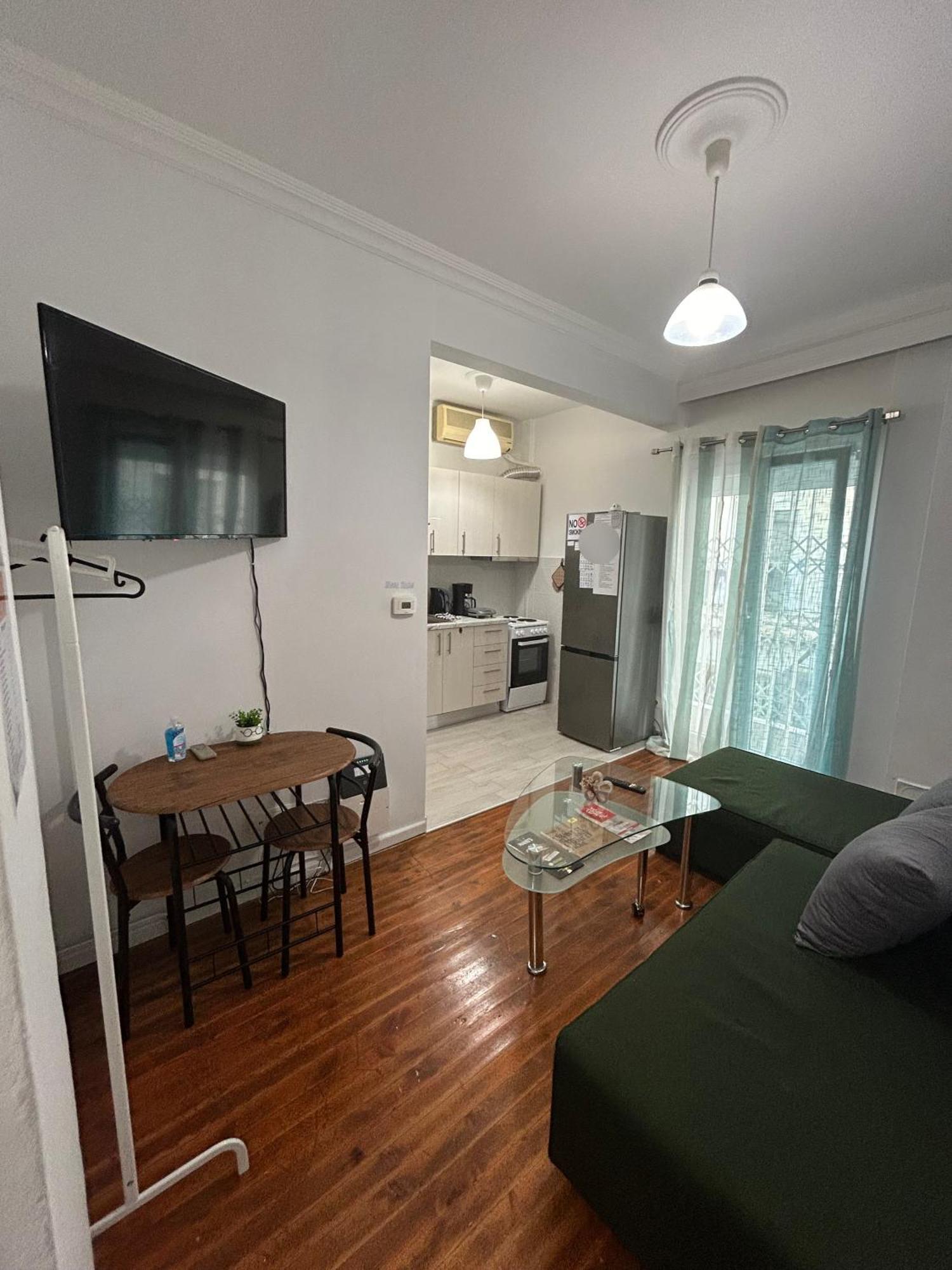 Calm Corner Delfon Apartment Thessaloniki Exterior photo